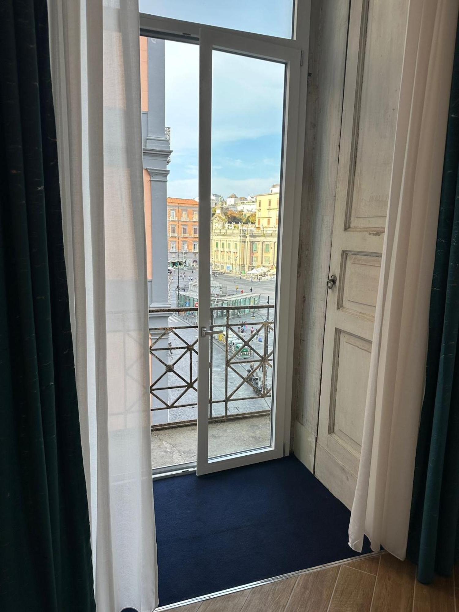 Maison Toledo Suites Napoli Ngoại thất bức ảnh