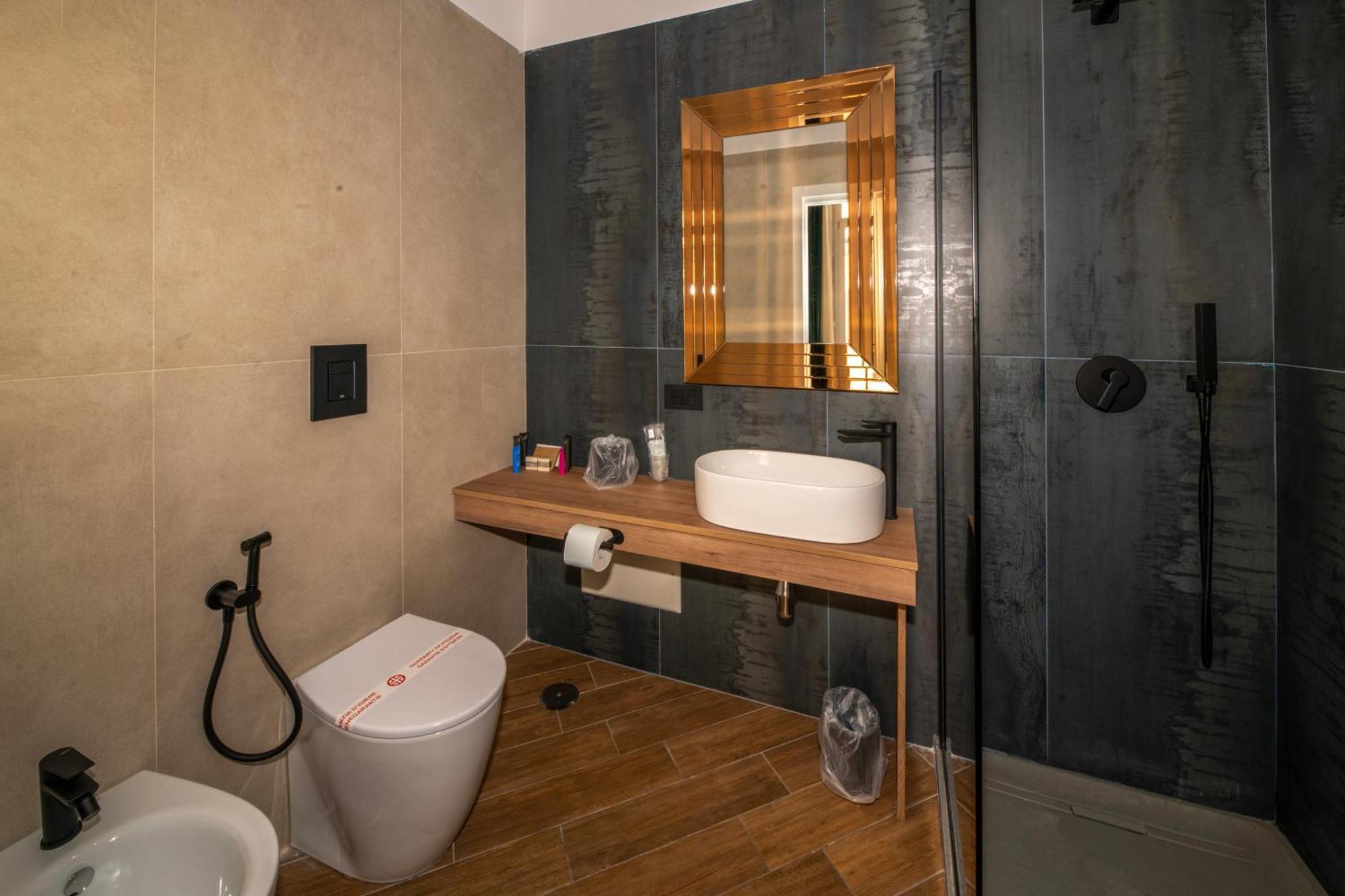 Maison Toledo Suites Napoli Ngoại thất bức ảnh